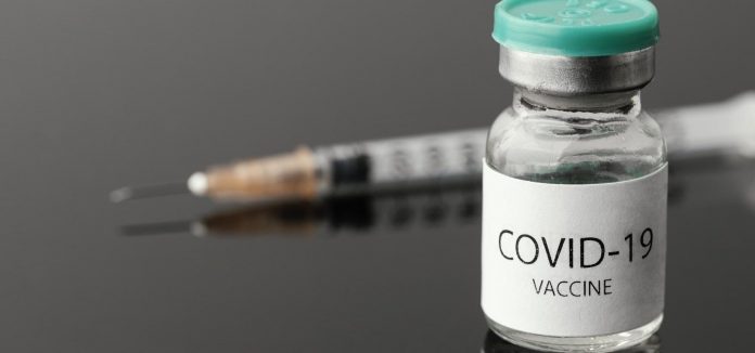corona-vaccination-syringe-phial-vaccine-pxhere-1920x900